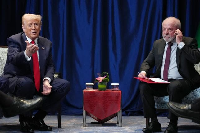 Le président américain, Donald Trump, lors d’une rencontre bilatérale avec son homologue brésilien, Lula, le 26 octobre 2025 à Kuala Lumpur, en Malaisie.