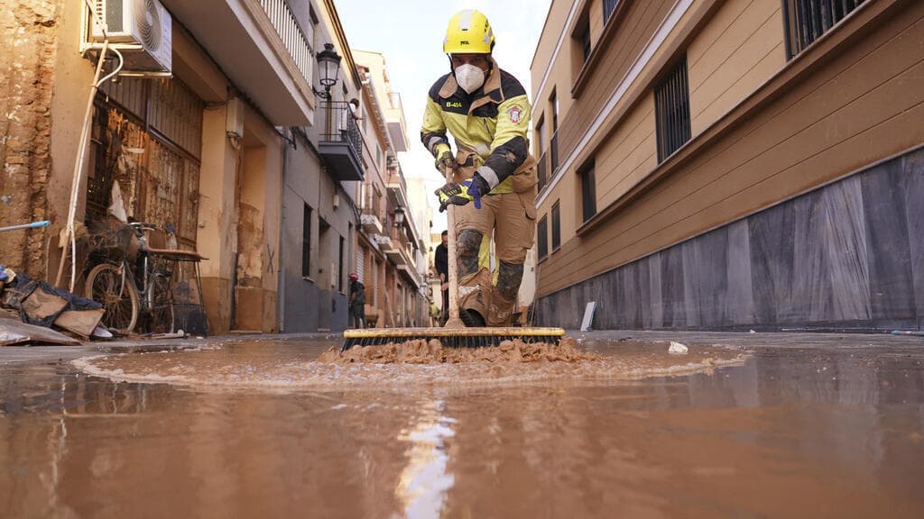 Une inondation dans le nord-ouest de l'Espagne fait deux morts, deux bébés blessés