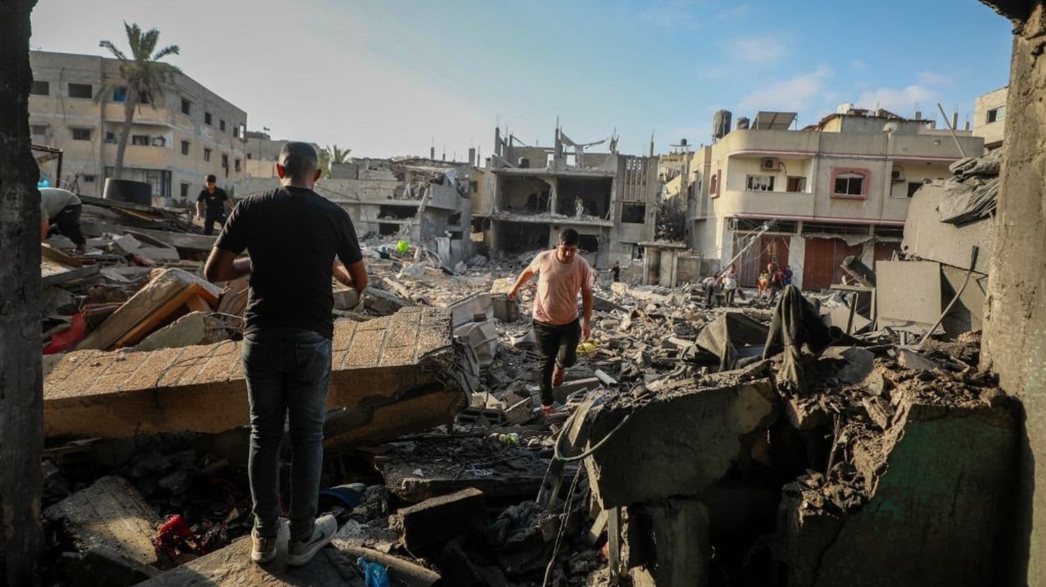 Une frappe israélienne fait huit morts près d'un marché dans la bande de Gaza