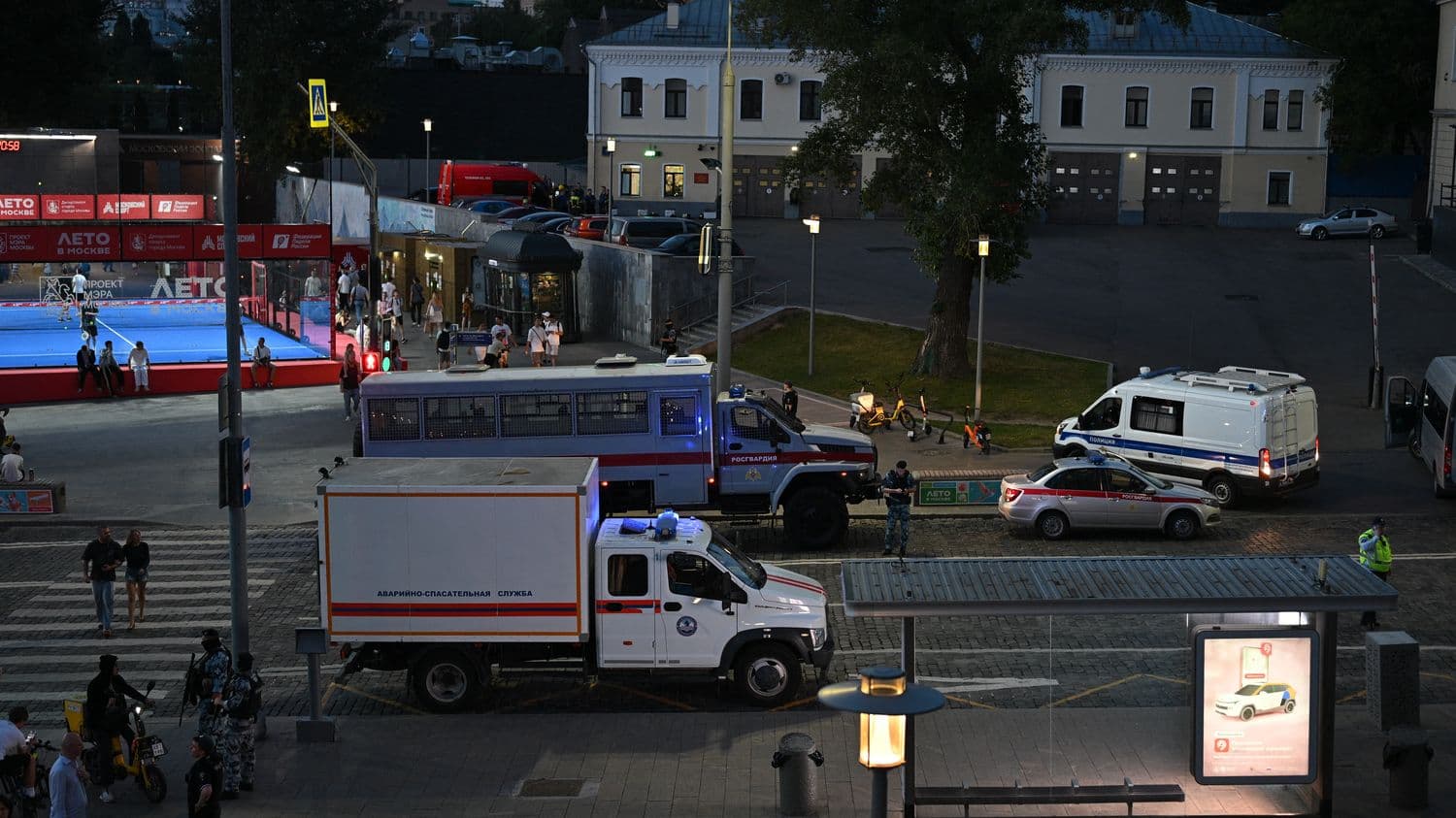 Au moins 3 morts et 21 blessés après une explosion dans un café à Moscou, la police parle d'un "engin explosif artisanal"