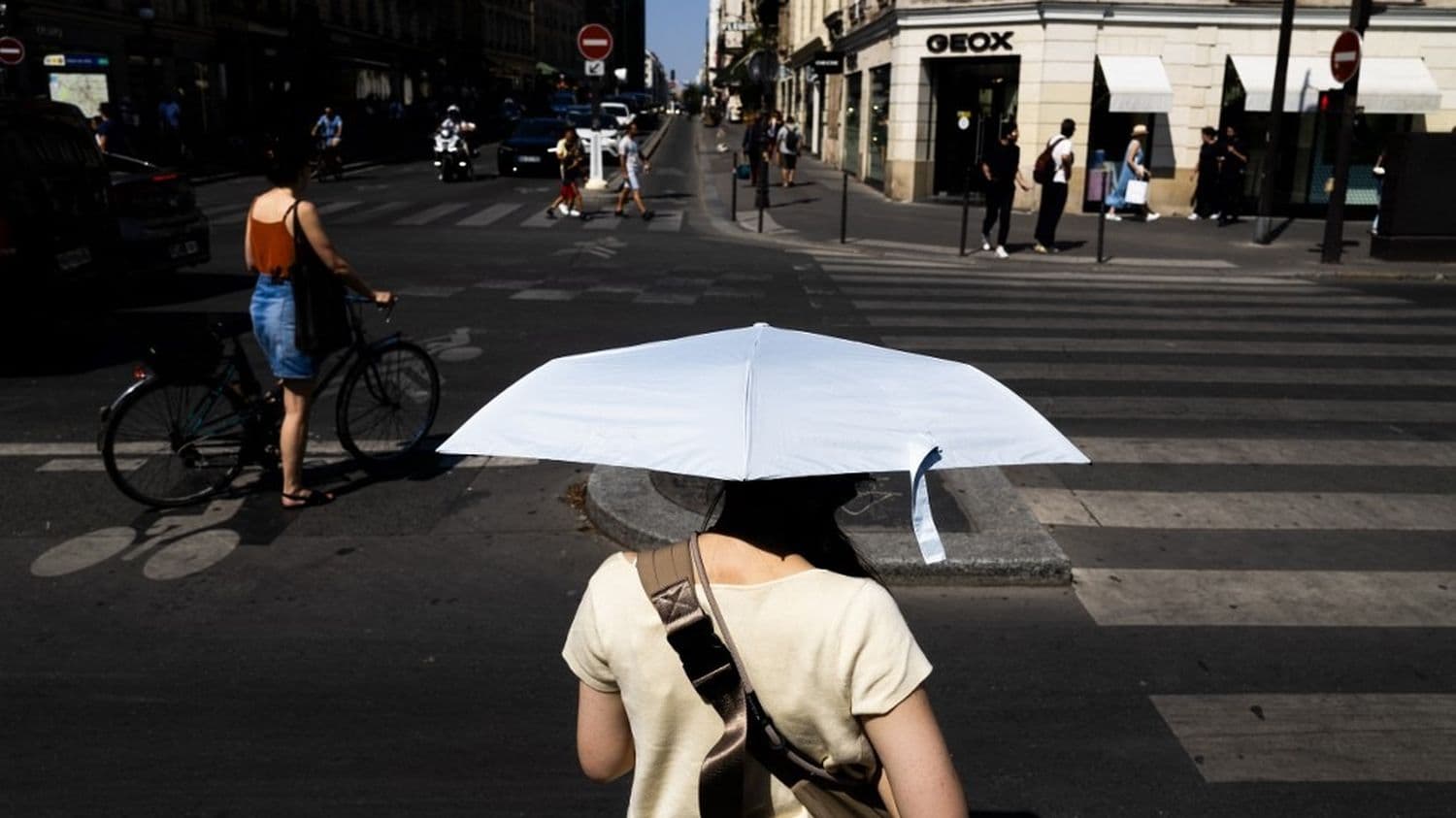 Le Gard s'ajoutera samedi à la liste des 21 départements déjà placés en vigilance orange canicule, 10 départements en vigilance orange orage vendredi