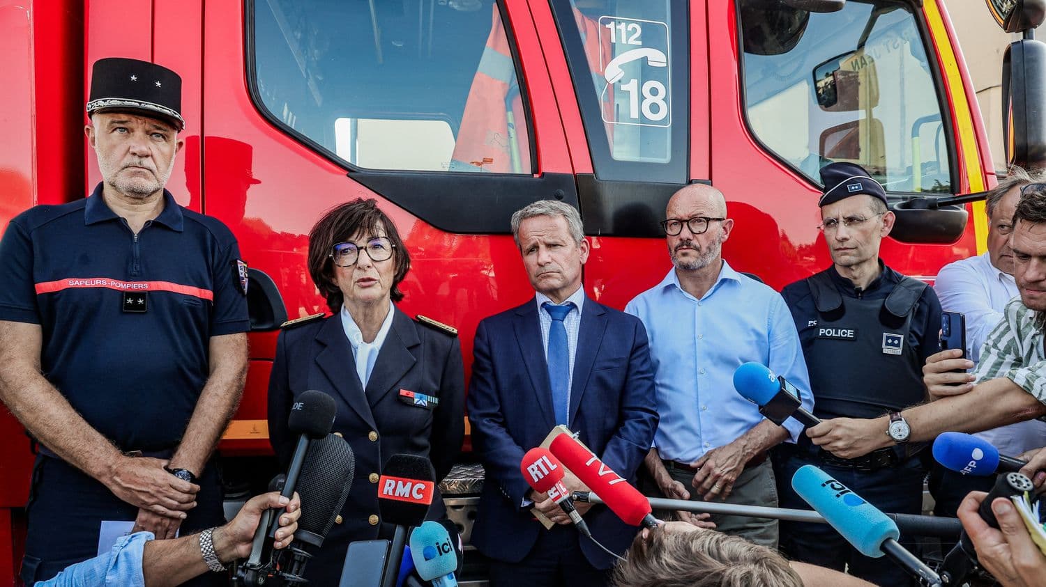 La préfète de Gironde "incite les touristes à ne pas venir", alors que "le feu poursuit sa progression"
