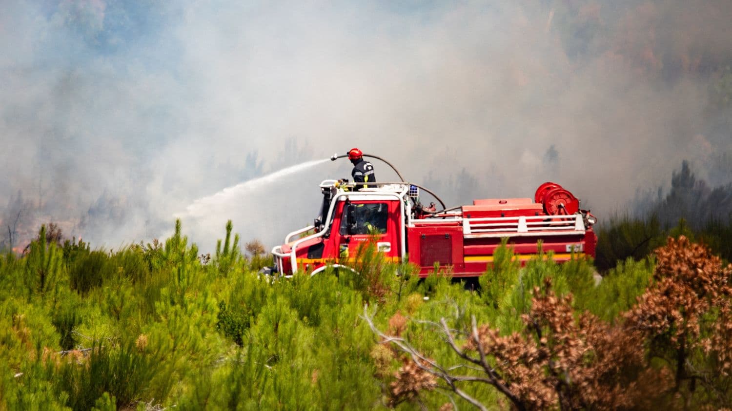Les "efforts qui sont menés depuis plusieurs jours commencent à payer", déclare le porte-parole de la Sécurité civile à propos de la lutte contre les flammes en Gironde