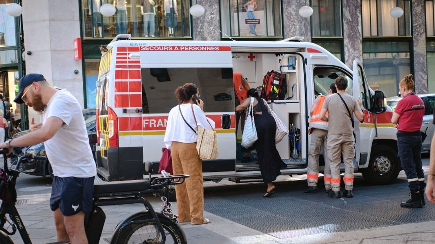 Lors de la canicule de juin, la mortalité en Ile-de-France a plus que doublé par rapport à la normale, estime Santé publique France