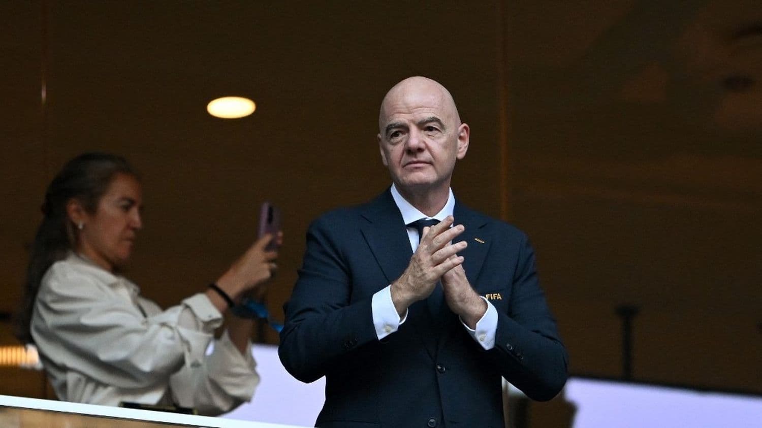Connivence avec Donald Trump, soif financière… Pourquoi les tensions s’accumulent-elles autour du président de la Fifa, Gianni Infantino ?