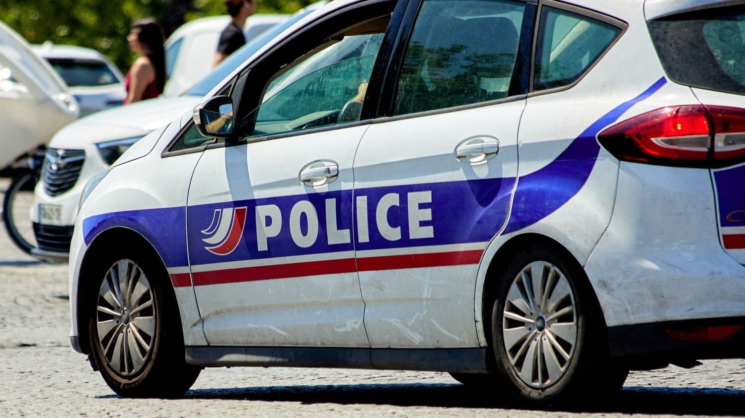 Un homme de 21 ans tué au couteau dans le nord de Paris, une enquête ouverte