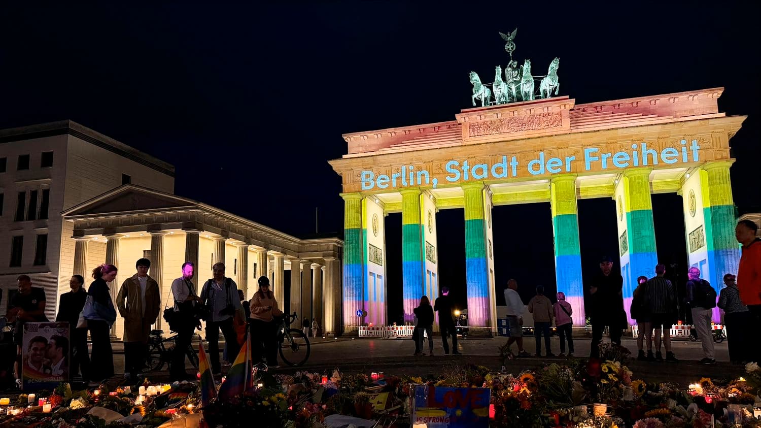 Ce que l'on sait de l'attaque à la voiture-bélier et à l'arme blanche pendant la Marche des fiertés de Berlin