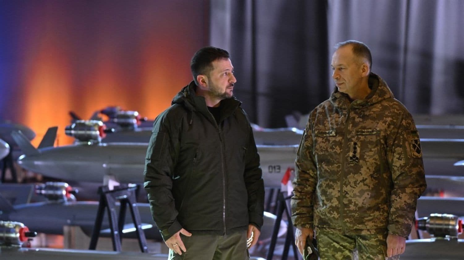 Guerre en Ukraine : Volodymyr Zelensky limoge le commandant en chef de son armée, Oleksandr Syrsky, sur fond de manifestations