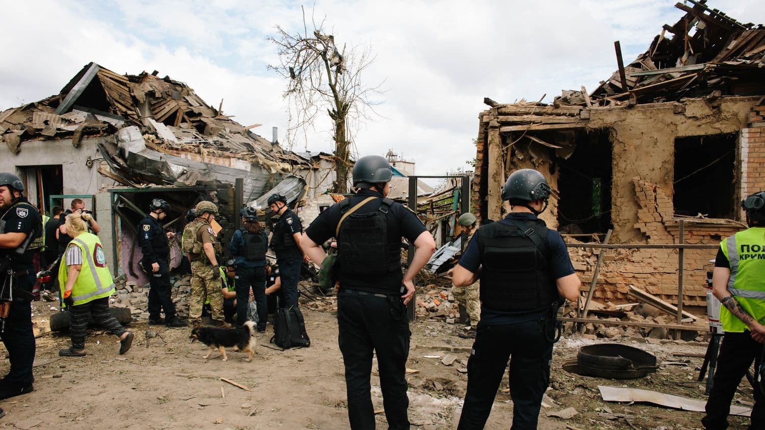 Des frappes en Ukraine et en Russie font au moins 10 morts