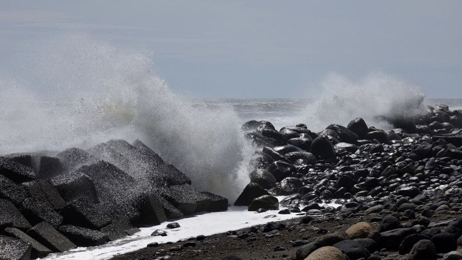 Un tremblement de terre de magnitude 7,3 frappe le sud du Mexique, l'alerte tsunami levée